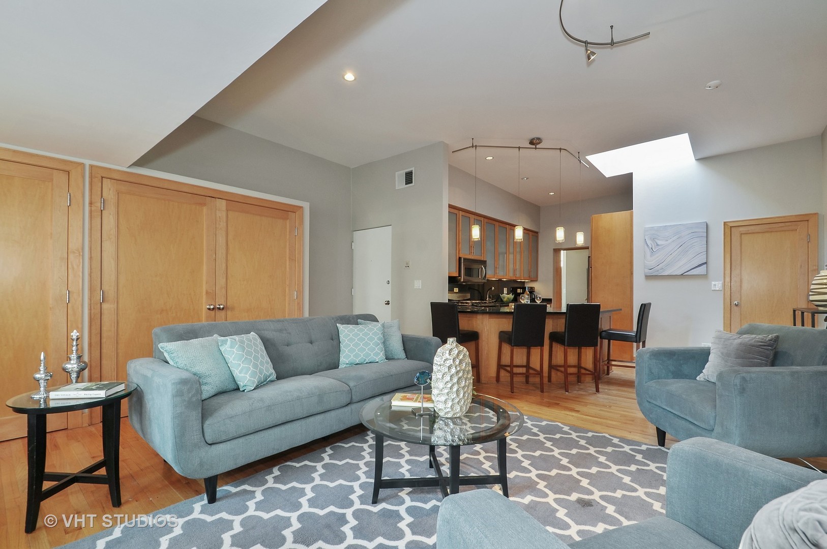 82 East Elm Street, Unit 5 Chicago, IL 60611 - Photo 3 of 12