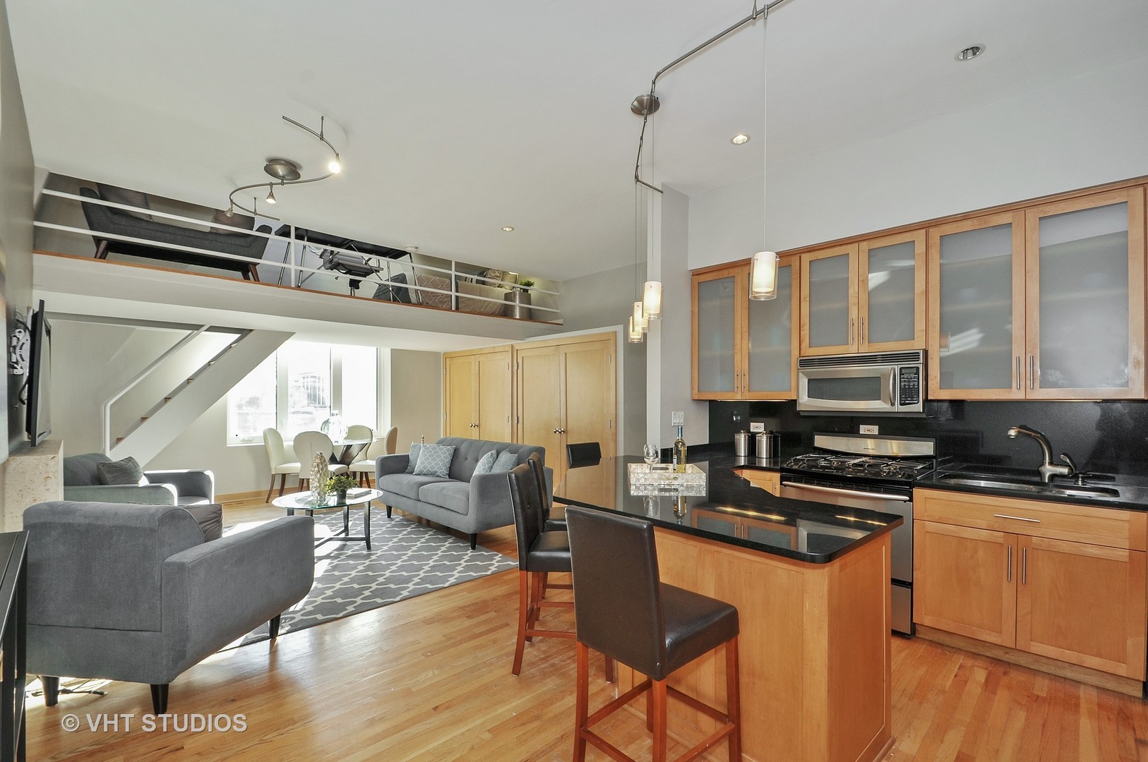 82 East Elm Street, Unit 5 Chicago, IL 60611 - Photo 4 of 12