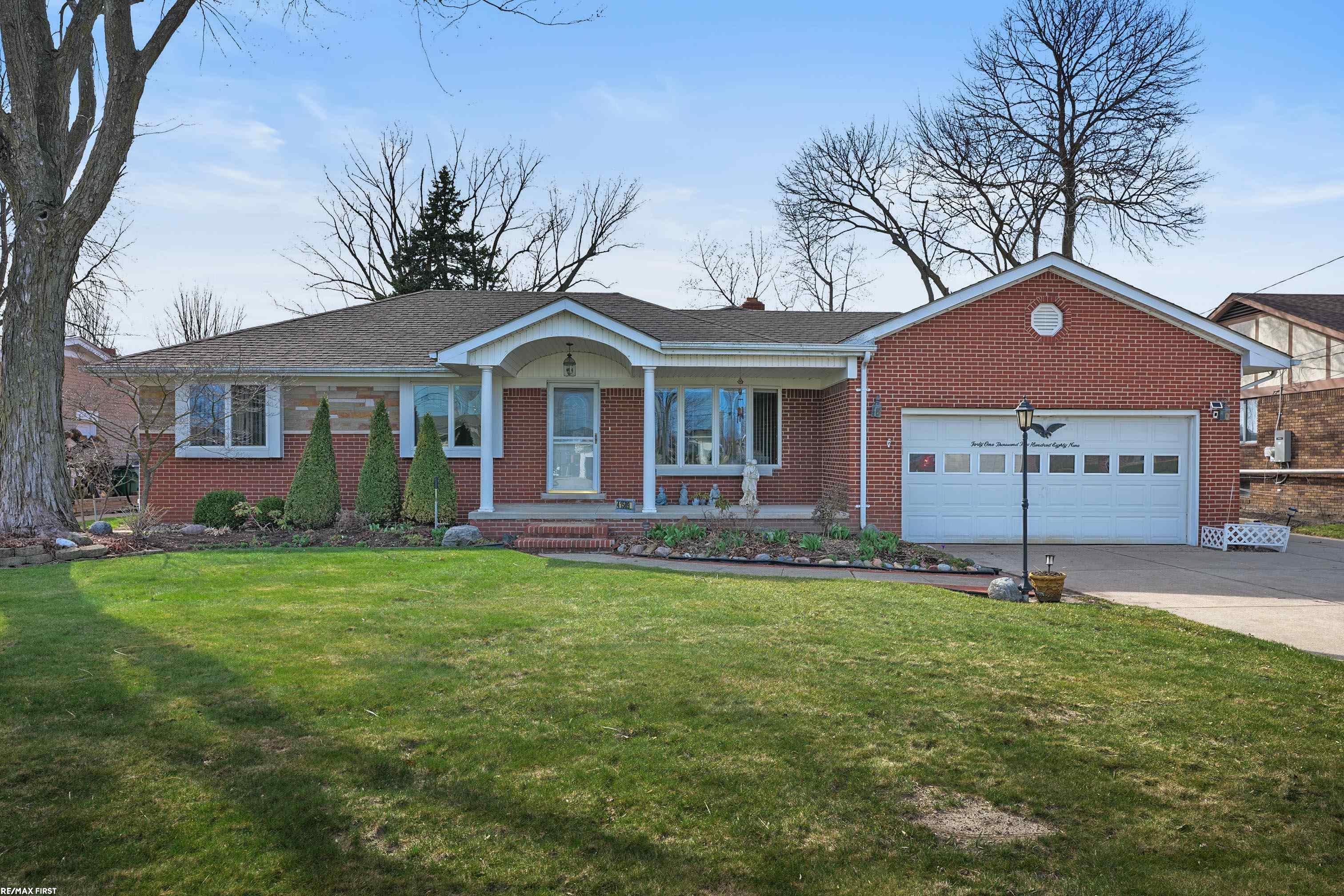 41589 Windmill Street Harrison Township, MI 48045 - Photo 1 of 41