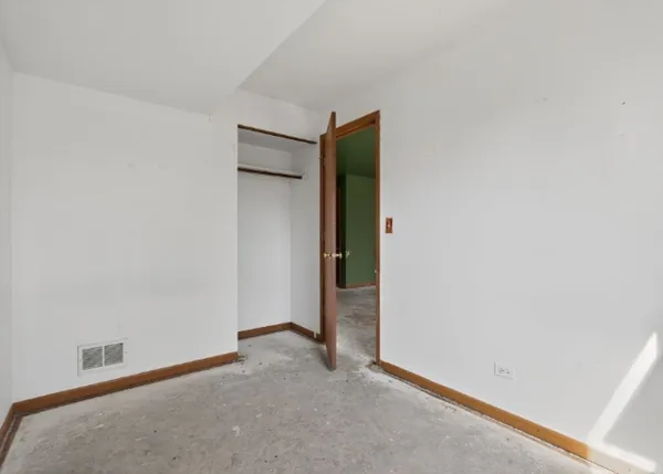 $184,500 | 115 North McAree Road, Waukegan, IL 60085