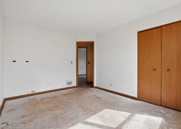 $184,500 | 115 North McAree Road, Waukegan, IL 60085