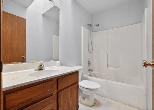 $184,500 | 115 North McAree Road, Waukegan, IL 60085