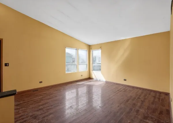 $184,500 | 115 North McAree Road, Waukegan, IL 60085