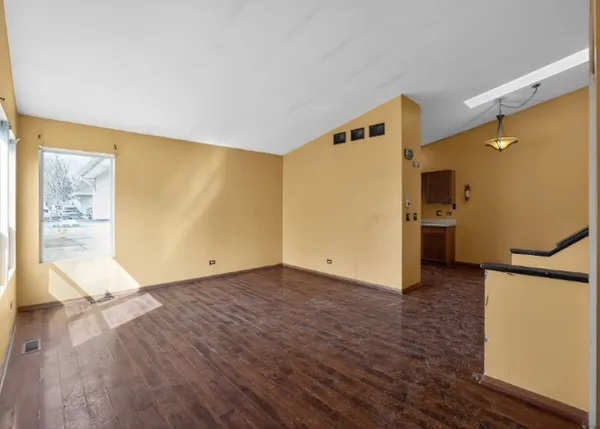 $184,500 | 115 North McAree Road, Waukegan, IL 60085