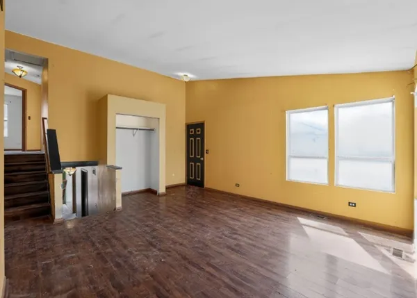 $184,500 | 115 North McAree Road, Waukegan, IL 60085