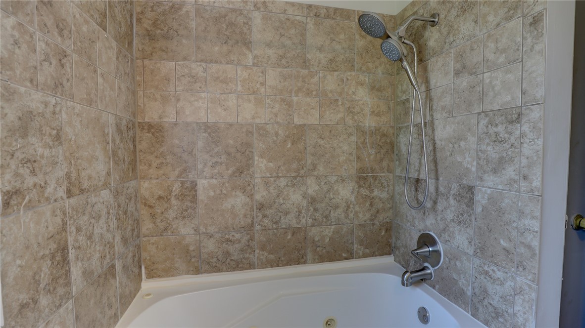 2287 Valley View Place Decatur, IL 62522 - Photo 34 of 43