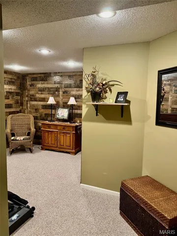 $419,900 | 305 Kingsbury Court, Highland, IL 62249