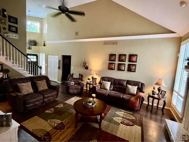 $419,900 | 305 Kingsbury Court, Highland, IL 62249