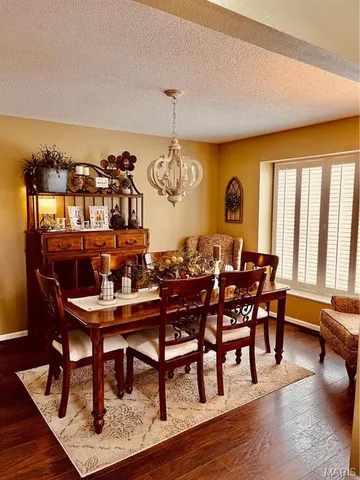 $419,900 | 305 Kingsbury Court, Highland, IL 62249