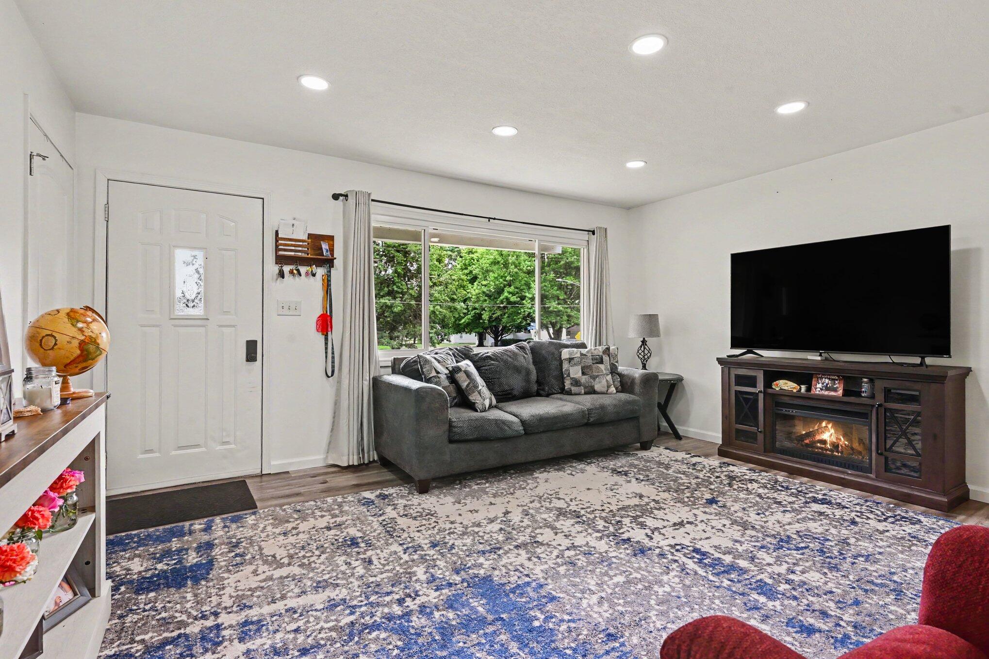 1100 Orchard Drive Three Rivers, MI 49093 - Photo 5 of 18 004_file_5203