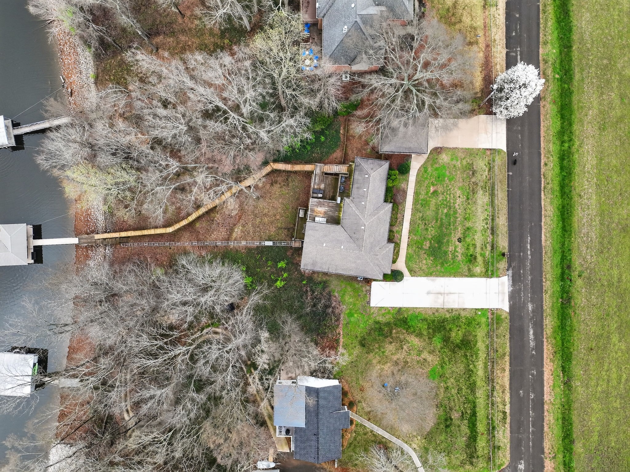 232 Loop Drive Winchester, TN 37398 - Photo 32 of 41 an aerial view of residential house with outdoor space