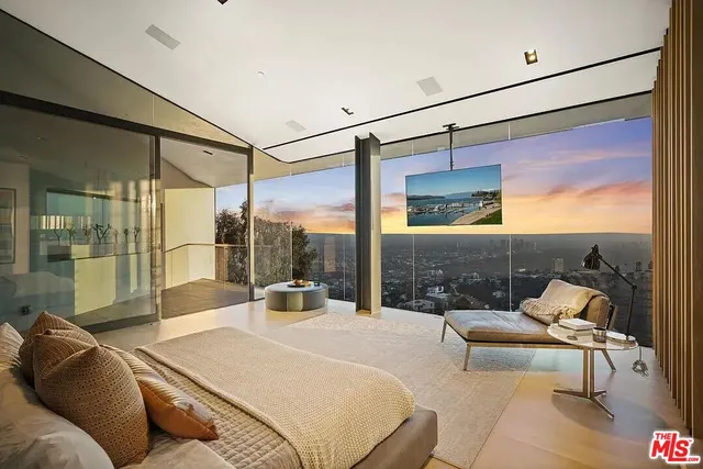 $32,000 | 8790 Appian Way, Los Angeles, CA 90046