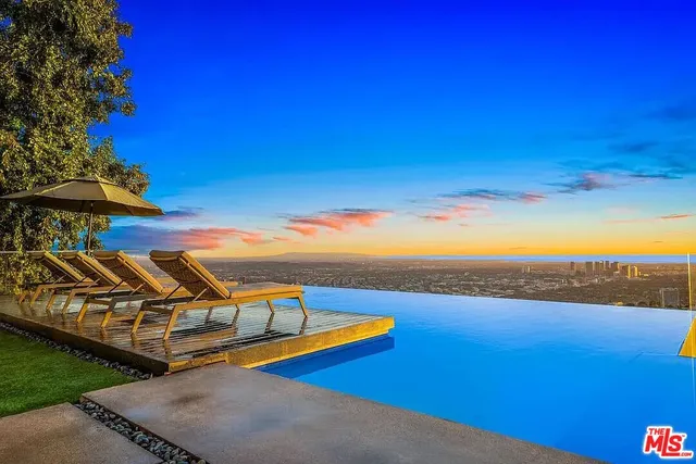 $32,000 | 8790 Appian Way, Los Angeles, CA 90046