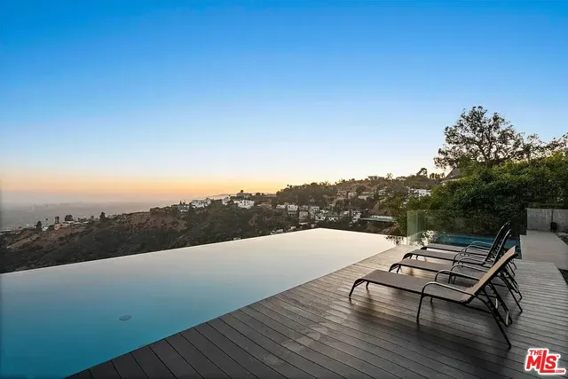 $32,000 | 8790 Appian Way, Los Angeles, CA 90046