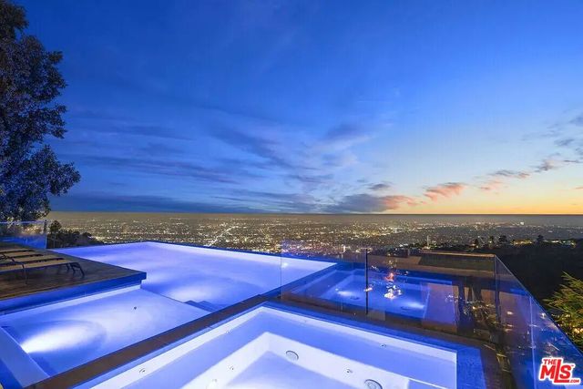 $32,000 | 8790 Appian Way, Los Angeles, CA 90046