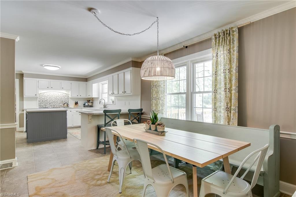 960 Bryanplace Road Winston-Salem, NC 27104 - Photo 10 of 30 Breakfast nook
