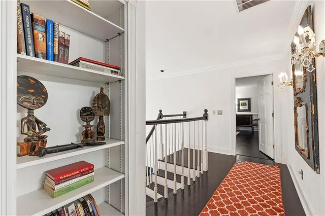 a view of yard with green space