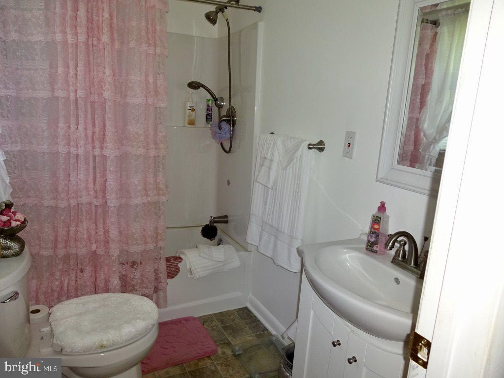 3510 Holly Road Dover, PA 17315 - Photo 21 of 32 Gallery Image 21