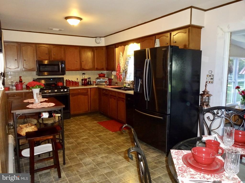 3510 Holly Road Dover, PA 17315 - Photo 10 of 32 Gallery Image 10