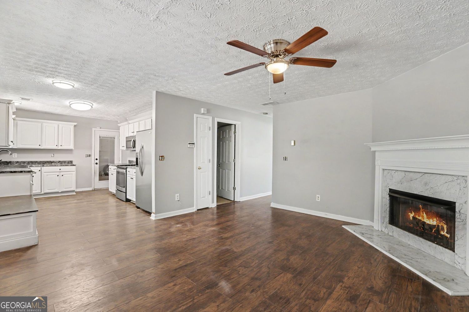 4394 Cross Lane Decatur, GA 30035 - Photo 2 of 13 Den