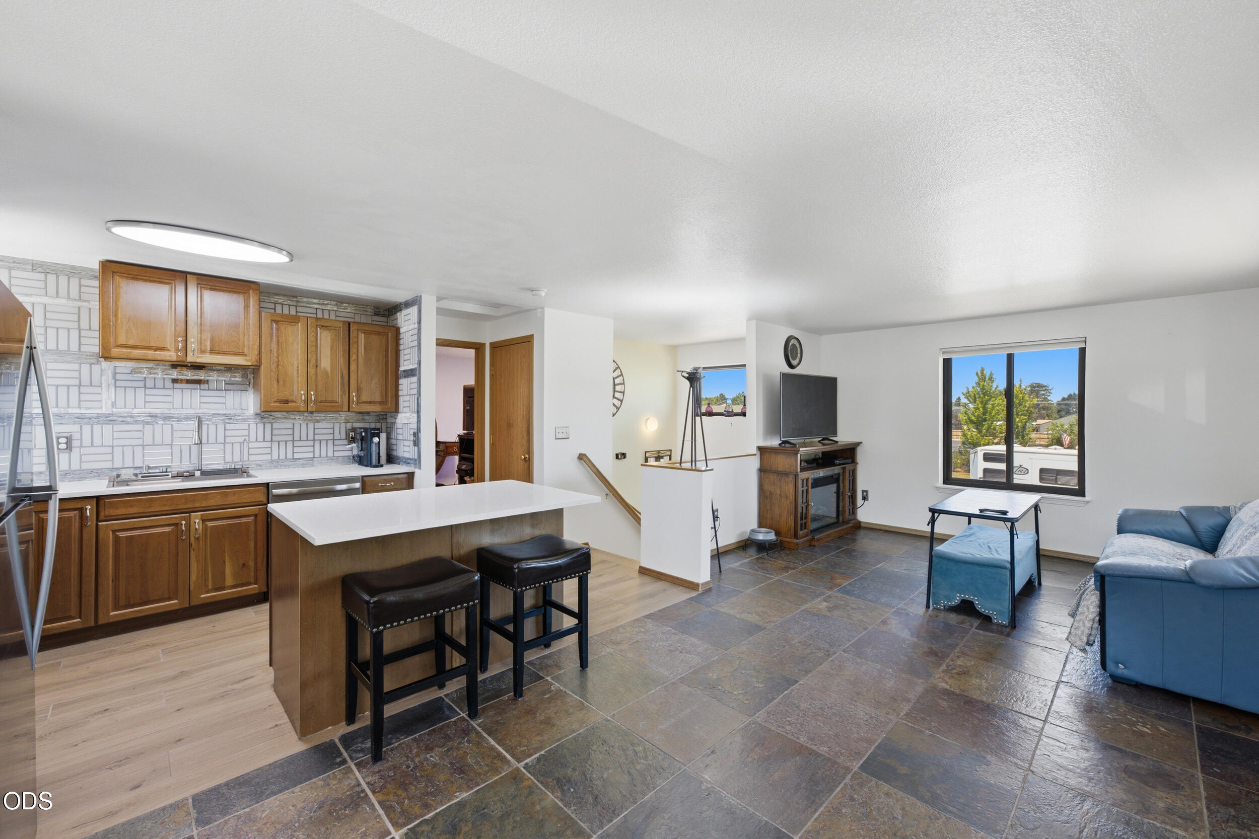 2346 Southwest 20th Court Redmond, OR 97756 - Photo 12 of 41