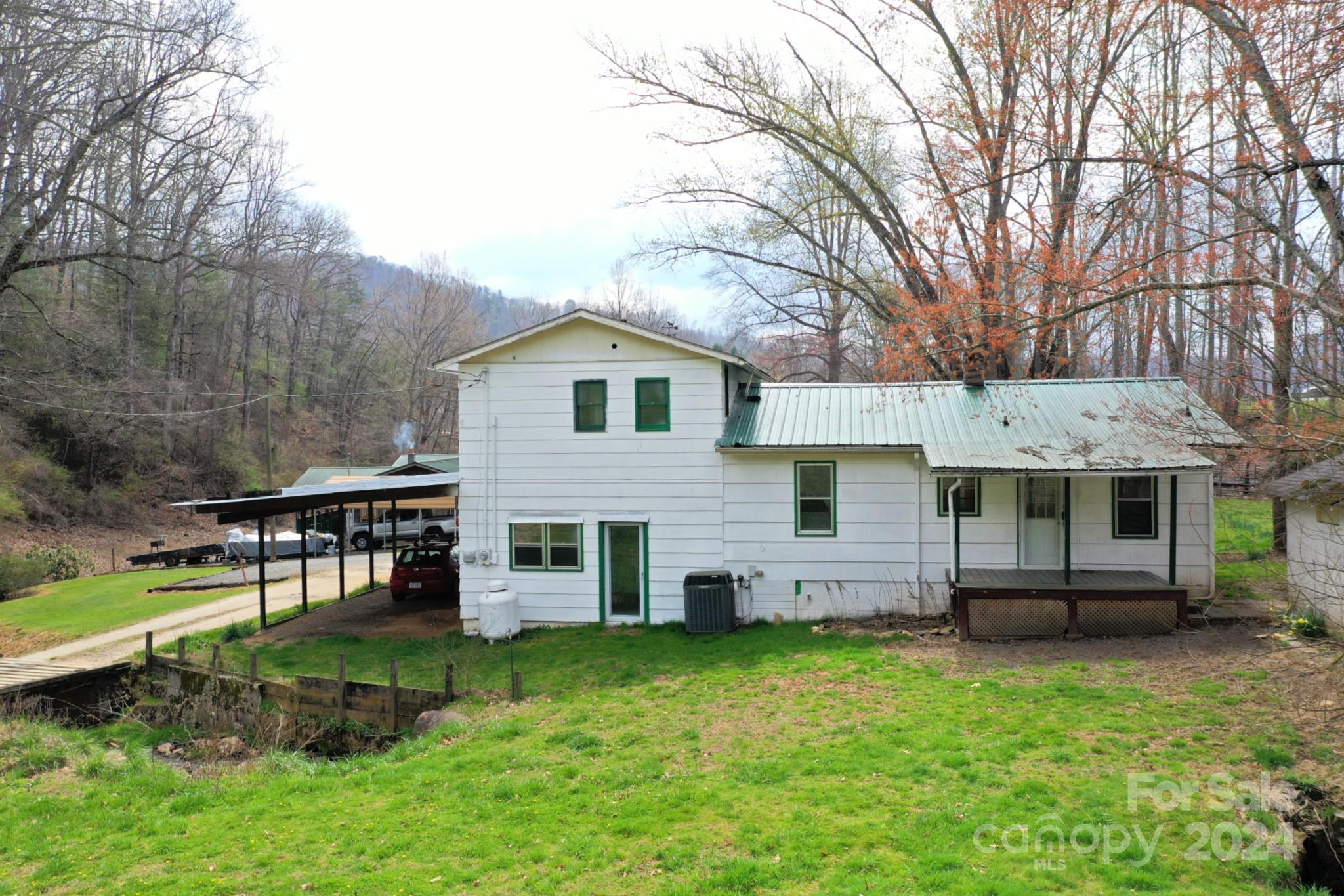95 Maple Springs Road Sylva, NC 28779 - Photo 5 of 19 Gallery Image 5