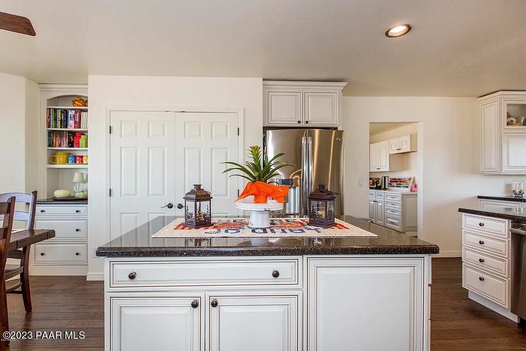 11470 Williamson Valley Ranch Road Prescott, AZ 86305 - Photo 12 of 25 wvrr kitchen furnished