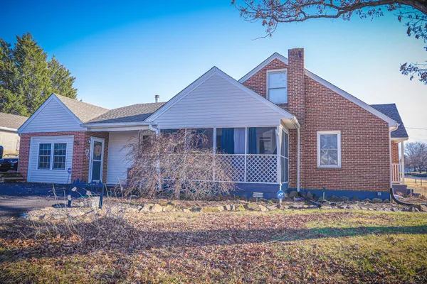 $400,000 | 11 2 Wood Lane, Staunton, VA 24401