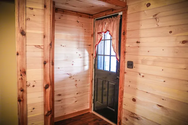 $390,000 | 11 2 Wood Lane, Staunton, VA 24401