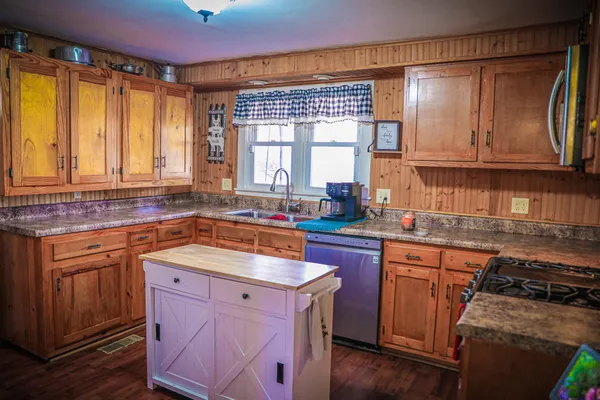 $400,000 | 11 2 Wood Lane, Staunton, VA 24401
