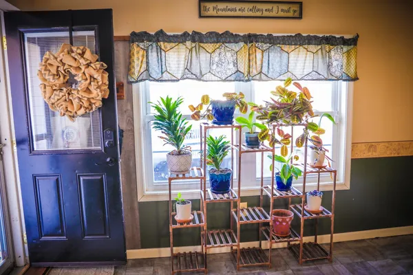 $400,000 | 11 2 Wood Lane, Staunton, VA 24401