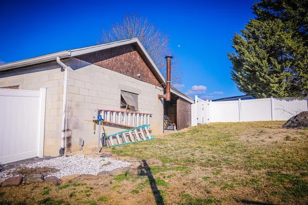 $390,000 | 11 2 Wood Lane, Staunton, VA 24401