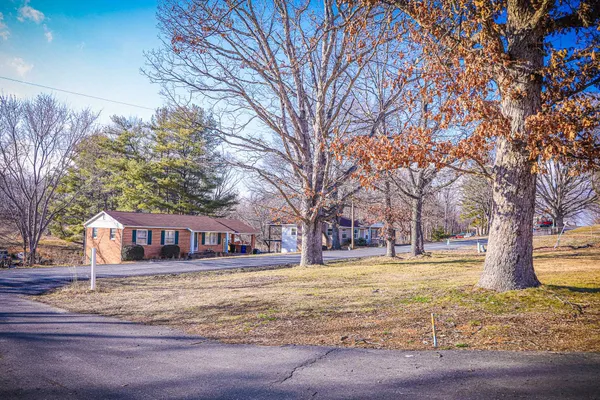 $400,000 | 11 2 Wood Lane, Staunton, VA 24401