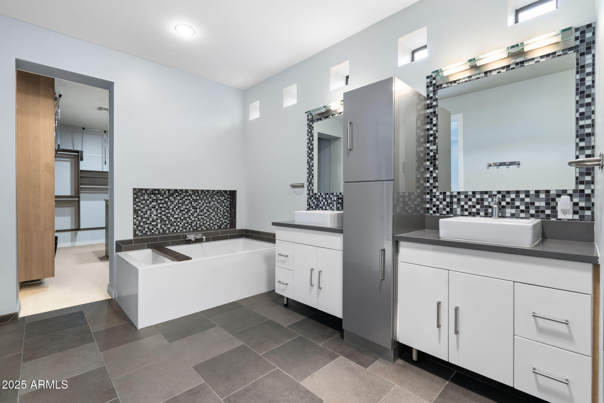 9433 South Stanley Place Tempe, AZ 85284 - Photo 16 of 47 Primary Bathroom