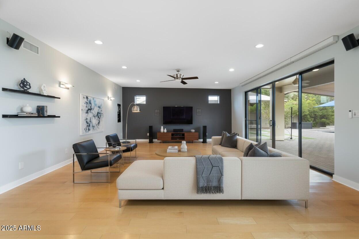 9433 South Stanley Place Tempe, AZ 85284 - Photo 10 of 47 Living Room