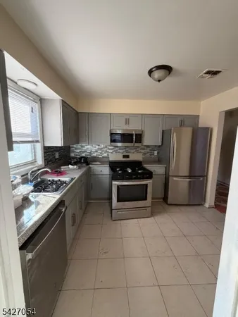 $2,800 | 1486 Hiawatha Avenue, Hillside, NJ 07205