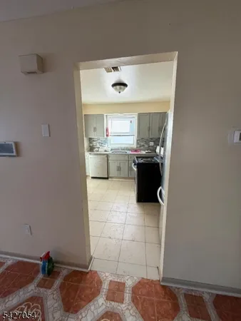 $2,800 | 1486 Hiawatha Avenue, Hillside, NJ 07205