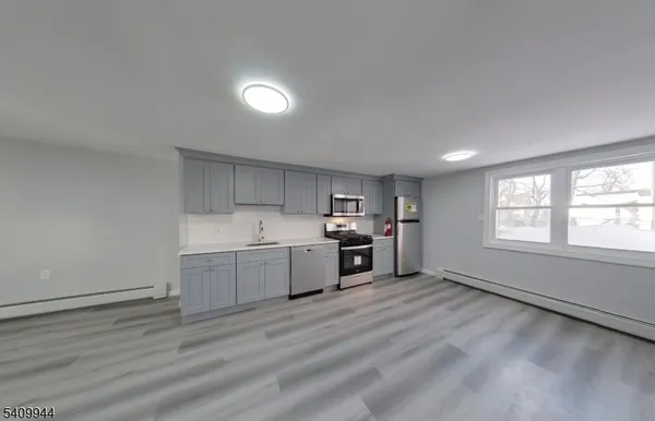 $2,200 | 130 1st Street, Unit 4, Elizabeth Port, NJ 07206