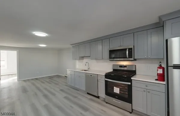 $2,200 | 130 1st Street, Unit 4, Elizabeth Port, NJ 07206