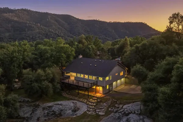 $974,900 | 45012 Mockingbird Lane, Ahwahnee, CA 93601