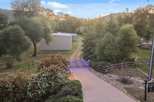 $974,900 | 45012 Mockingbird Lane, Ahwahnee, CA 93601