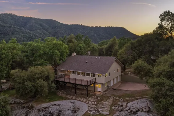$974,900 | 45012 Mockingbird Lane, Ahwahnee, CA 93601