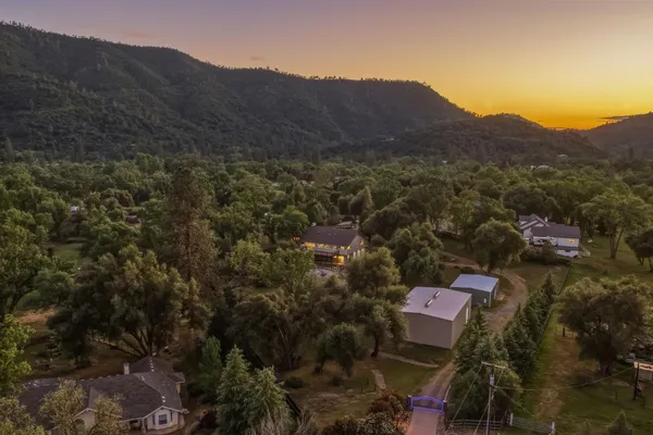 $974,900 | 45012 Mockingbird Lane, Ahwahnee, CA 93601