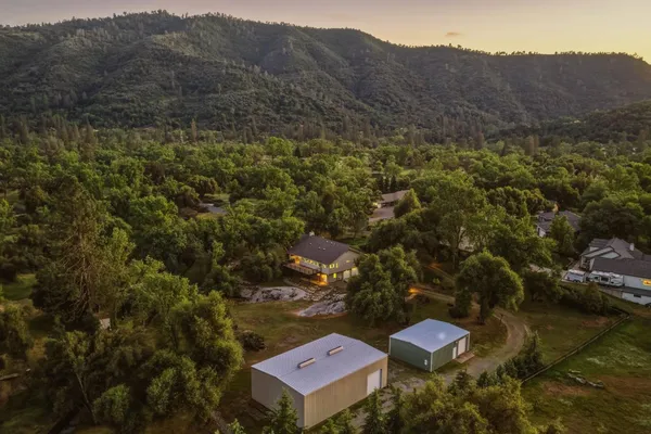 $974,900 | 45012 Mockingbird Lane, Ahwahnee, CA 93601