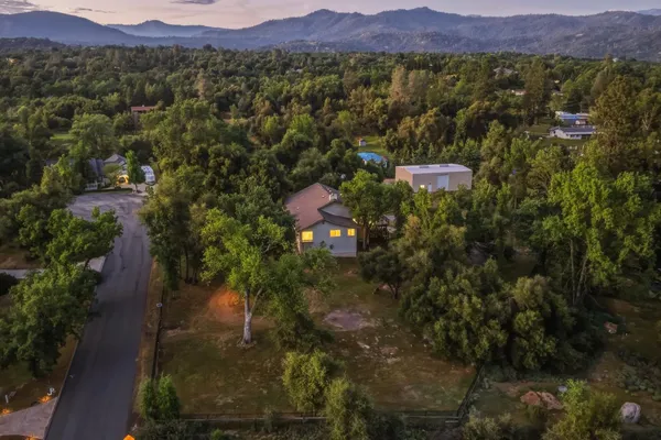 $974,900 | 45012 Mockingbird Lane, Ahwahnee, CA 93601