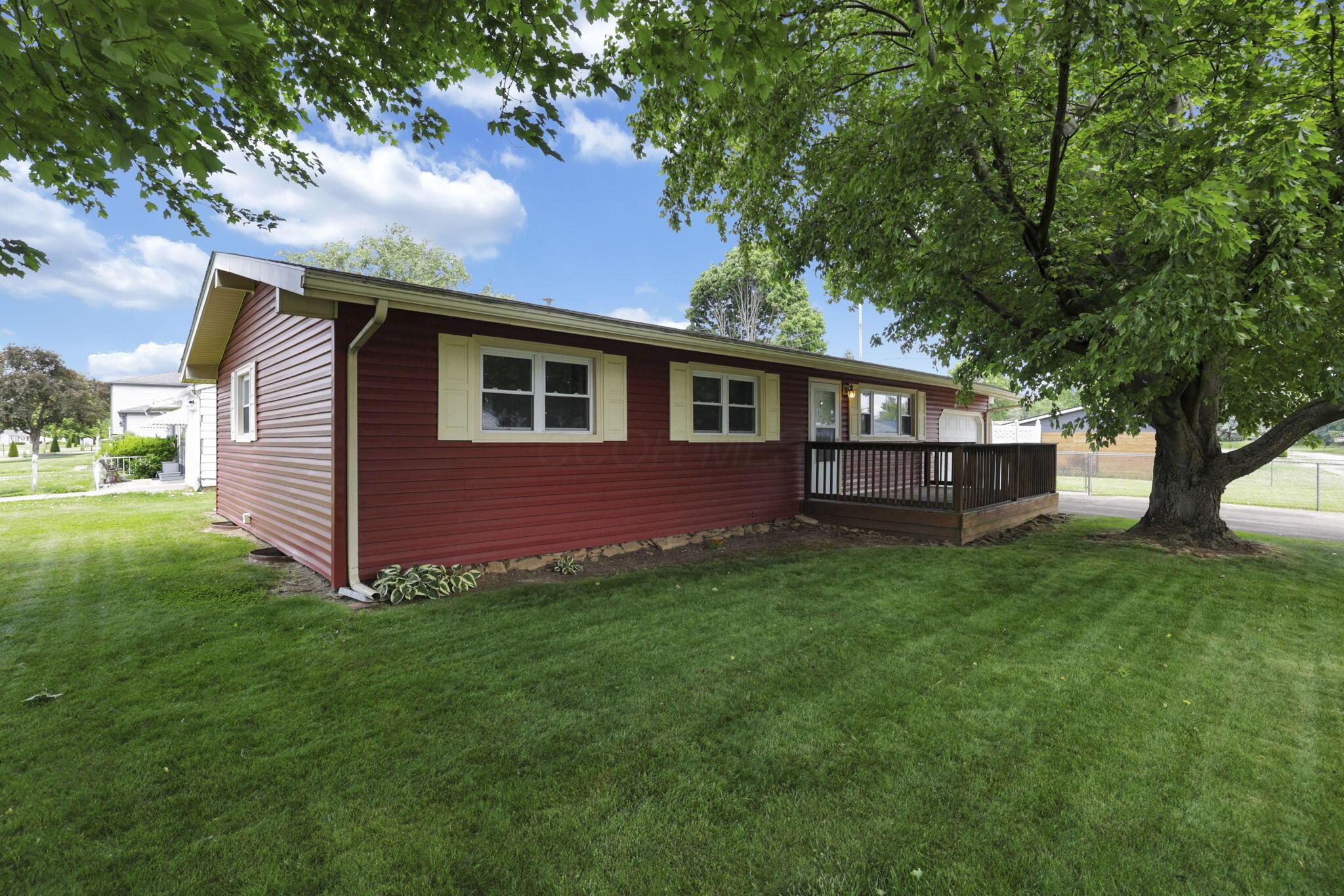 236 Fieldpoint Road Heath, OH 43056 - Photo 2 of 35 2-web-or-mls-0N4A3830