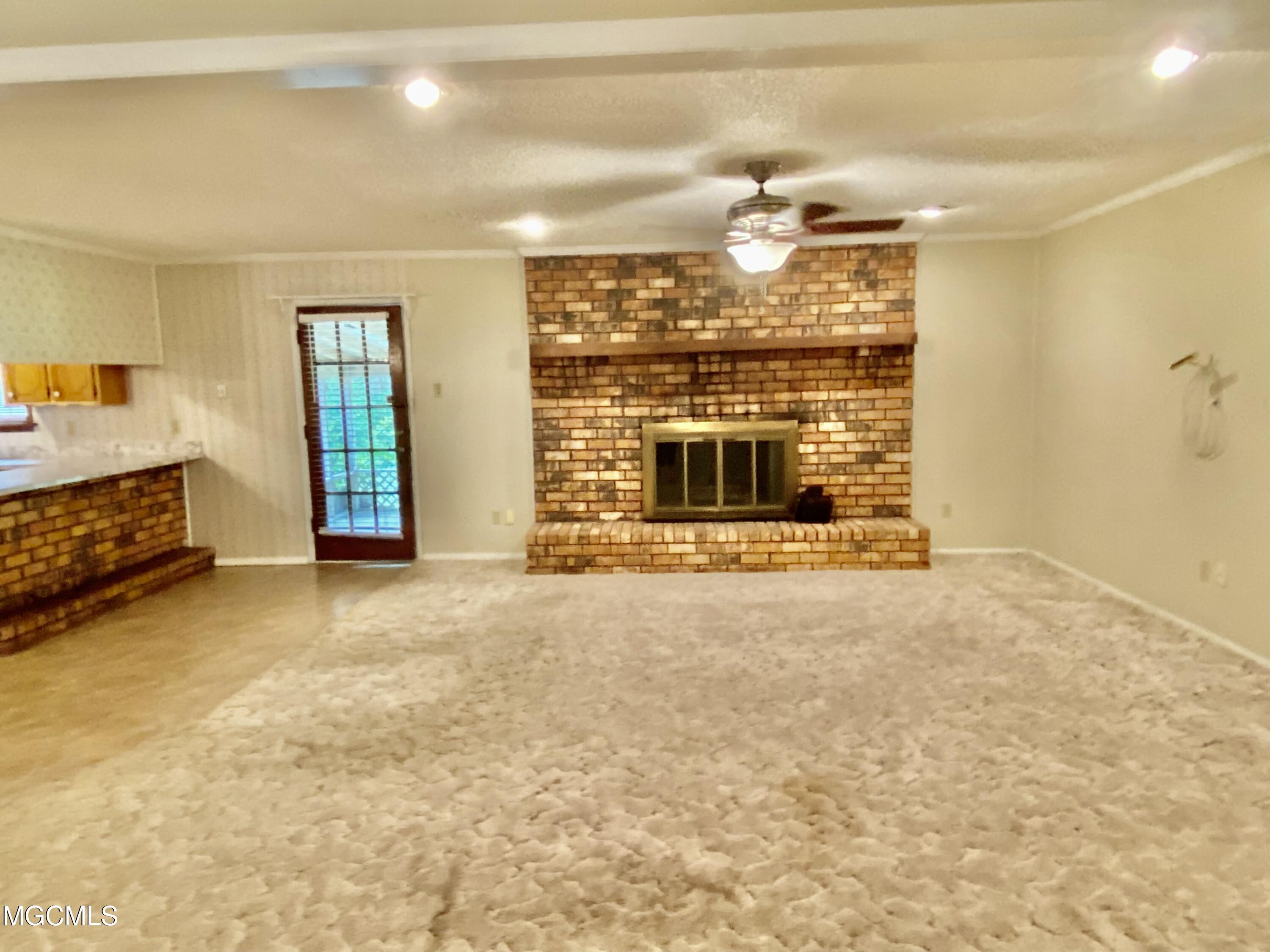 8701 Willow Branch Road Moss Point, MS 39562 - Photo 6 of 25 87283B39-D26E-4A1E-9566-36C3AC1D8977