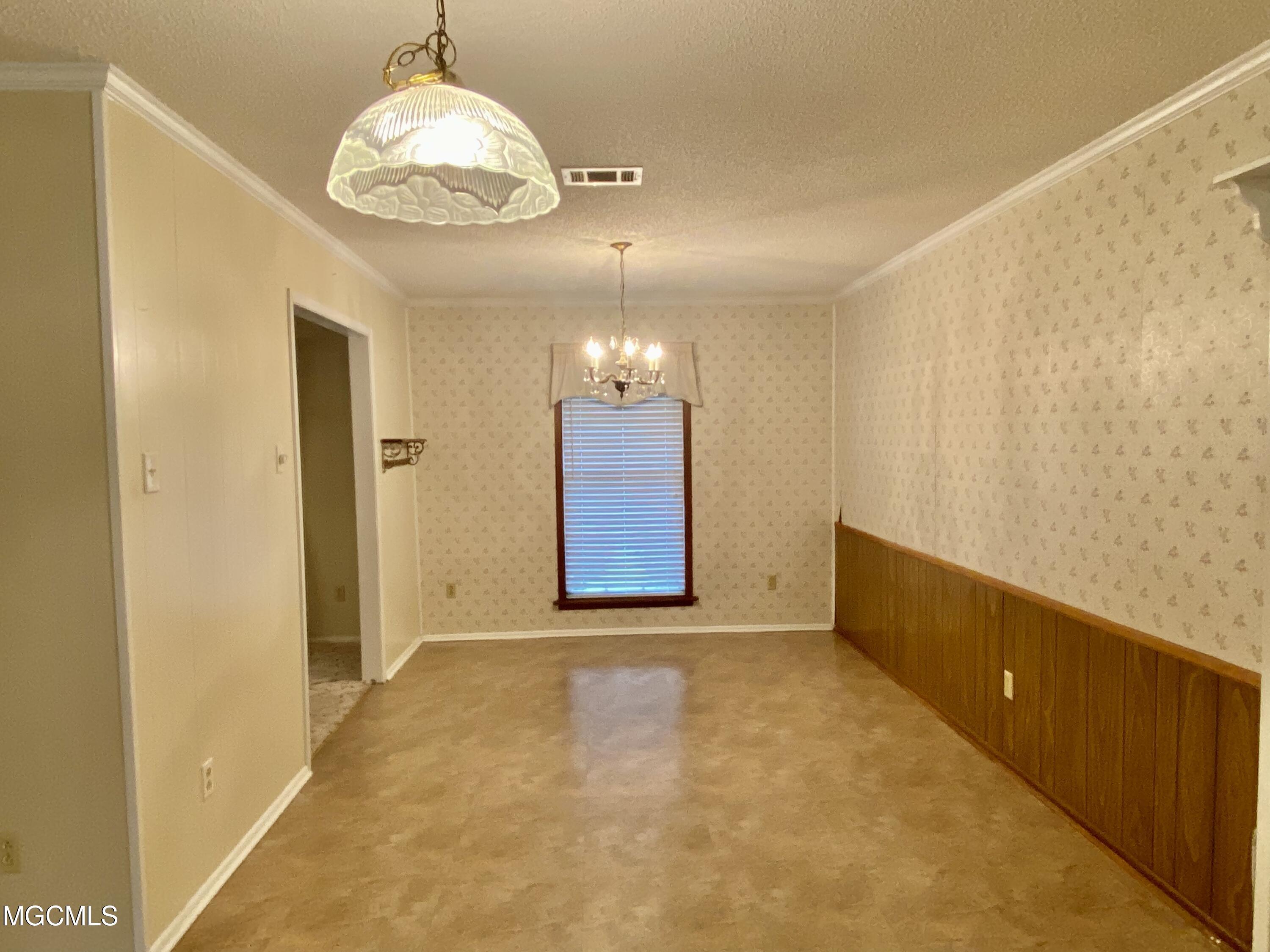 8701 Willow Branch Road Moss Point, MS 39562 - Photo 9 of 25 F718A978-5807-4079-80C4-68CEDC83CB59