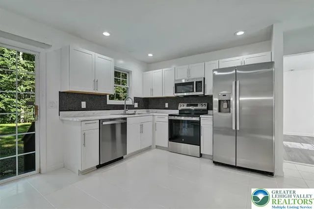 $2,450 | 198 White Pine Trail, East Stroudsburg, PA 18301