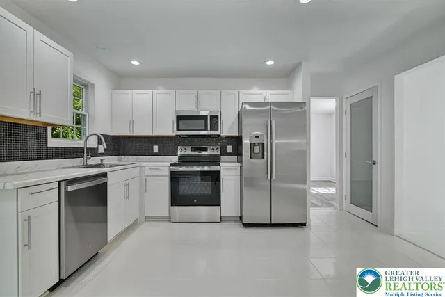 $2,450 | 198 White Pine Trail, East Stroudsburg, PA 18301